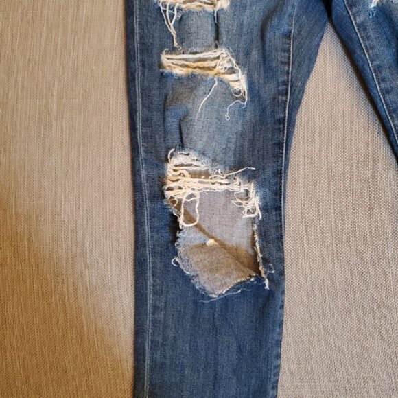 JOE'S Jeans Destructed Slim Crop - Picture 3 of 7